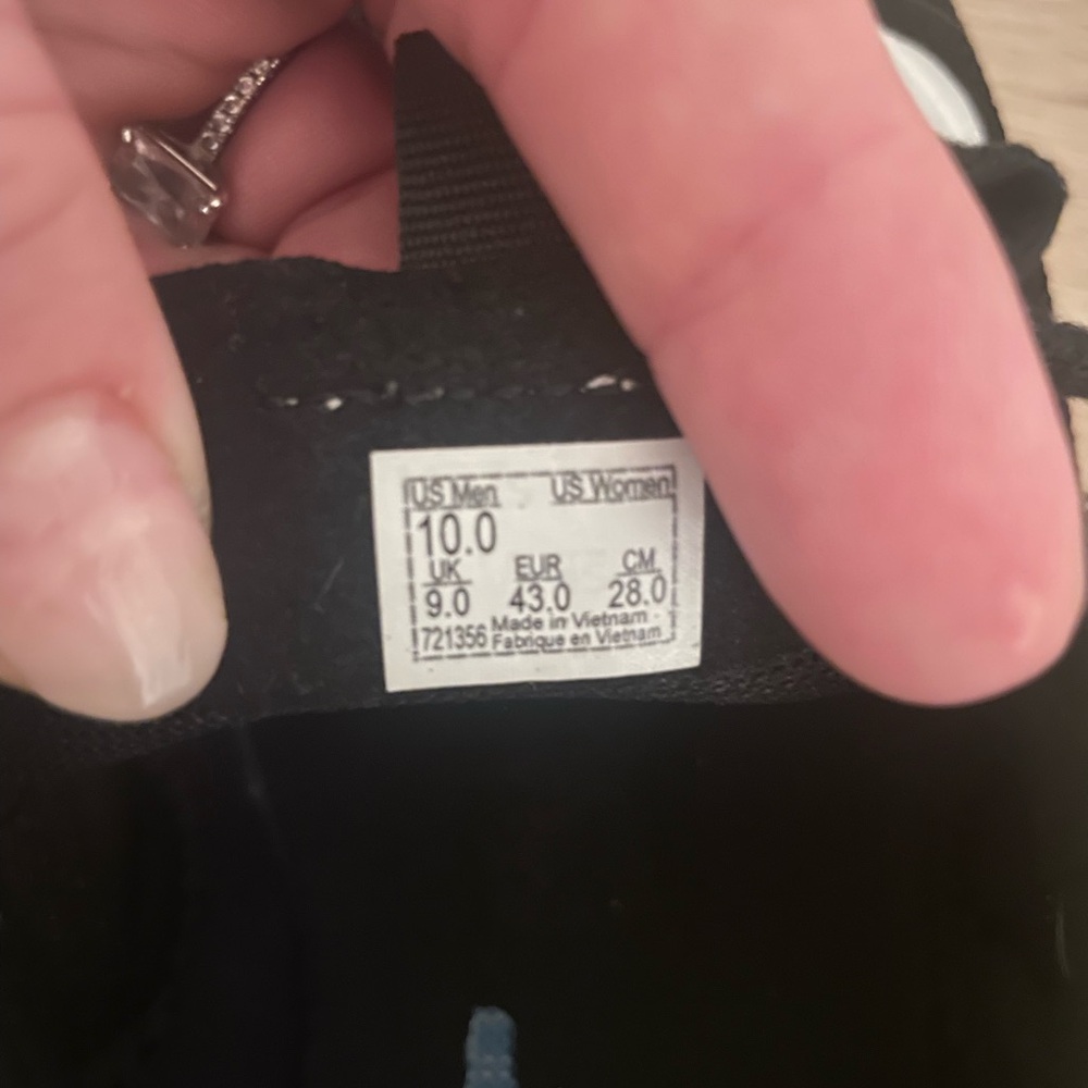 Vans Men's Black and White Sneakers - Picture 5 of 6